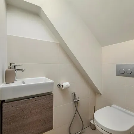 게스트하우스 Bedroom 1 - Elegance & Comfort - Coliving Historic House 페르네이 볼테르