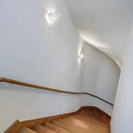 게스트하우스 Bedroom 1 - Elegance & Comfort - Coliving Historic House 페르네이 볼테르