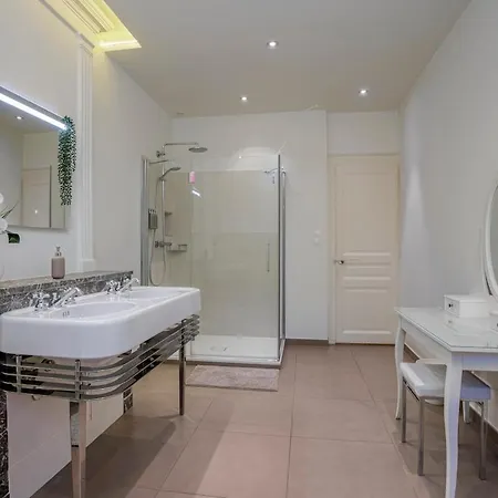 Bedroom 1 - Elegance & Comfort - Coliving Historic House