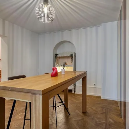 Bedroom 1 - Elegance & Comfort - Coliving Historic House 게스트하우스